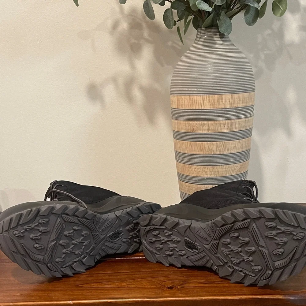 The North Face Women's Black Winter Boots - Picture 2 of 5